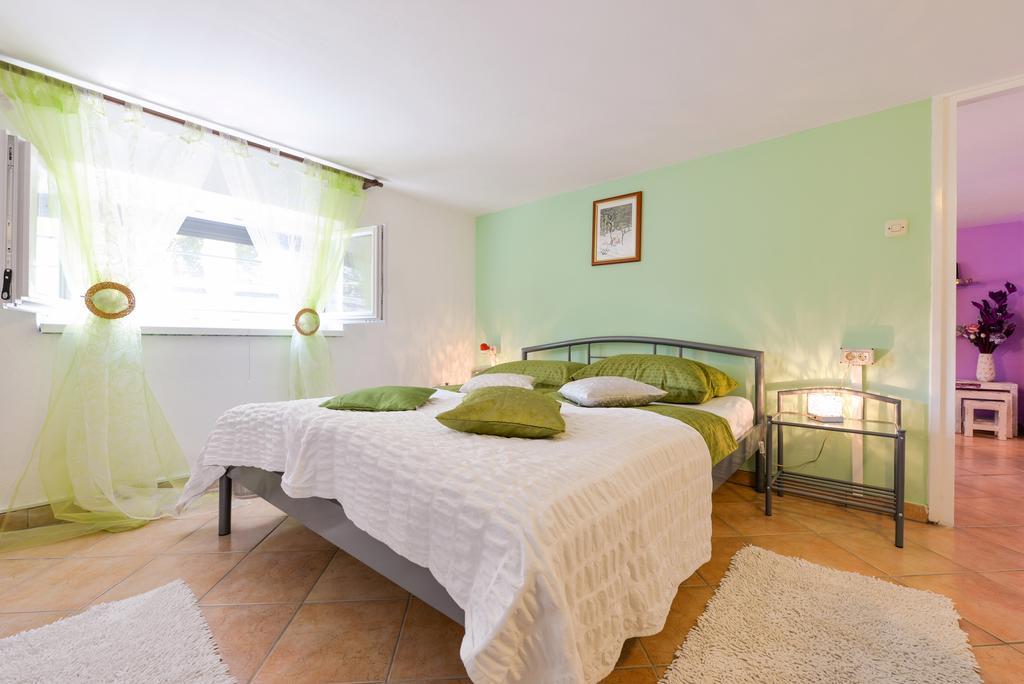 Apartment Mirana With Garden And Free Parking Zadar Habitación foto