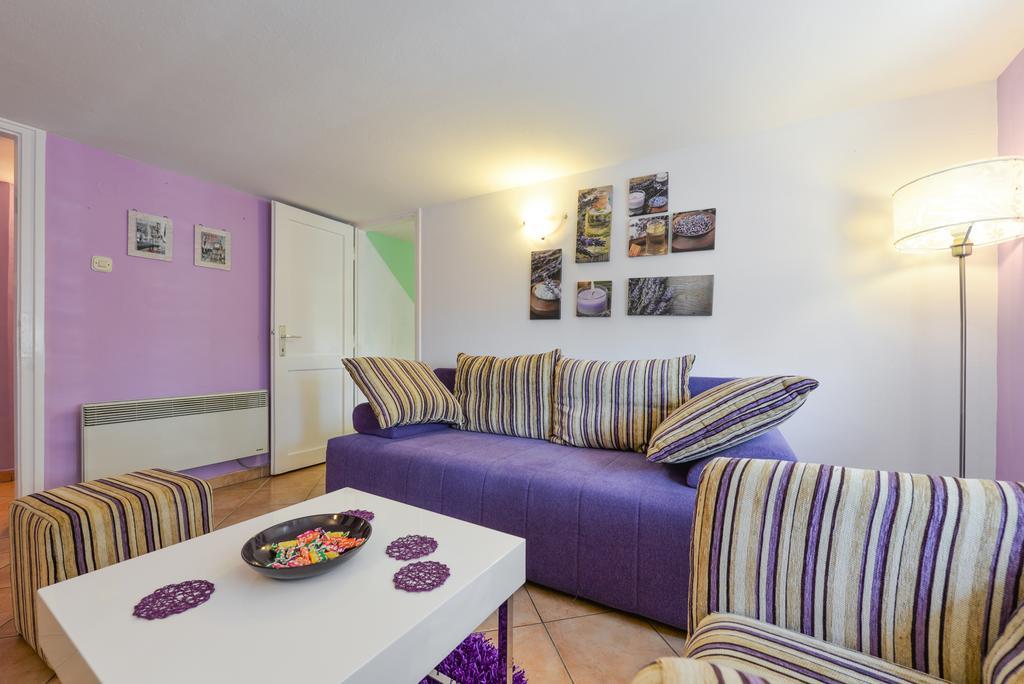Apartment Mirana With Garden And Free Parking Zadar Habitación foto