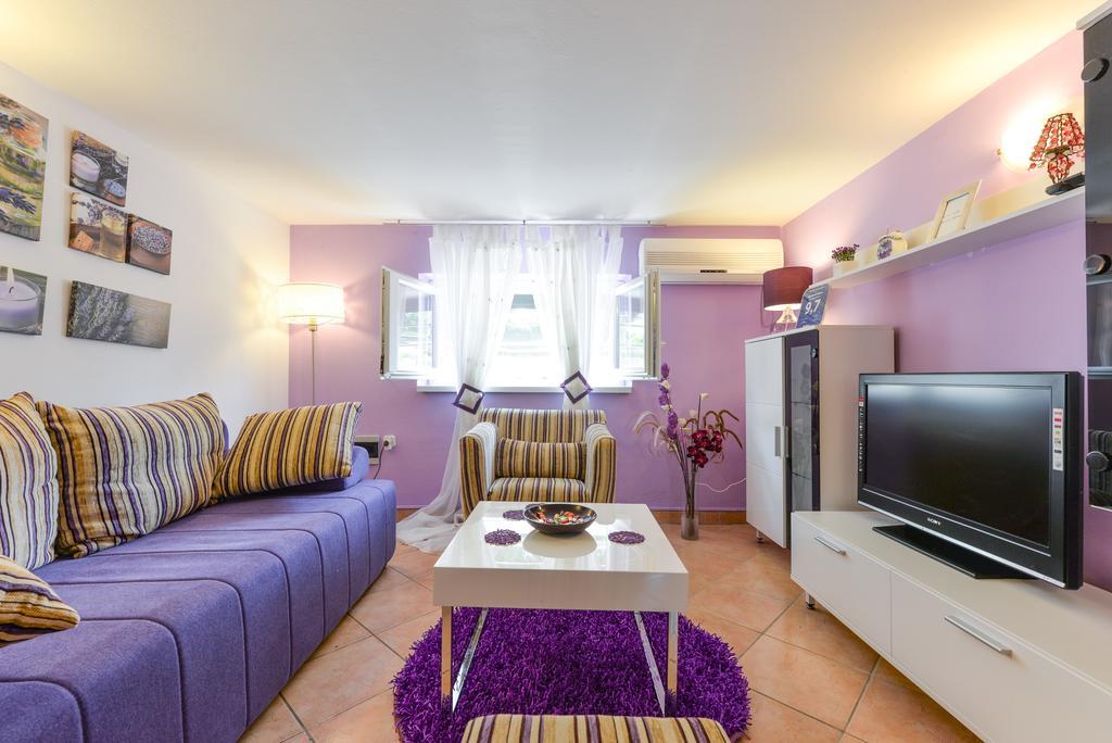 Apartment Mirana With Garden And Free Parking Zadar Habitación foto