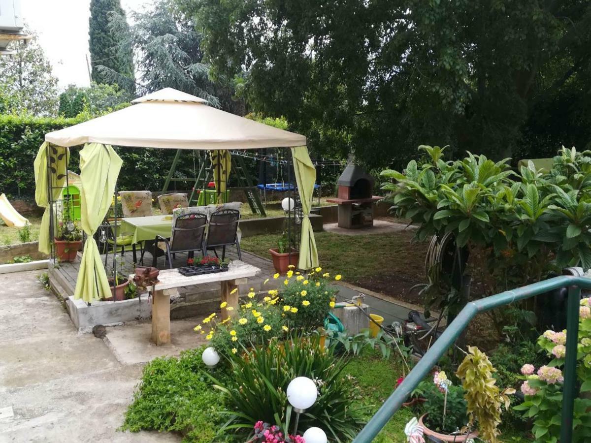 Apartment Mirana With Garden And Free Parking Zadar Exterior foto